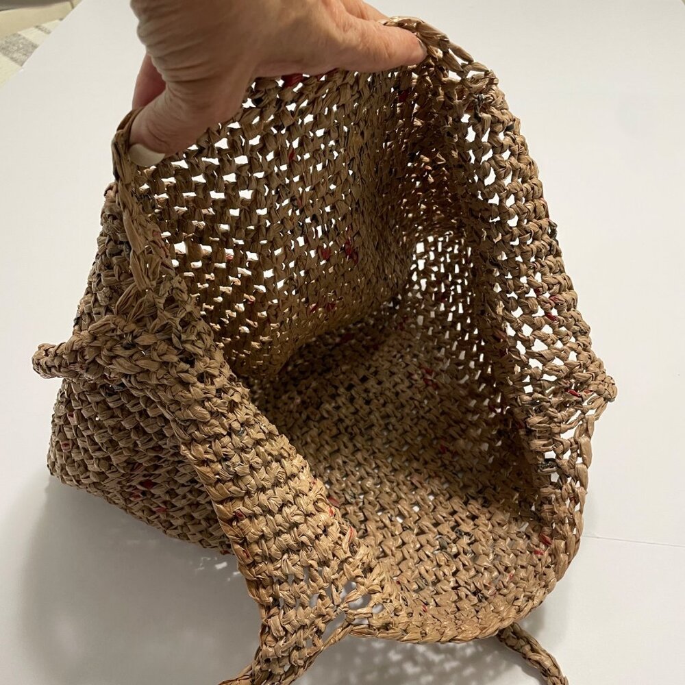 Handmade Eco-Friendly Tote Bag Made from Recycled Plastic Bags Market Pool - Picture 4 of 6